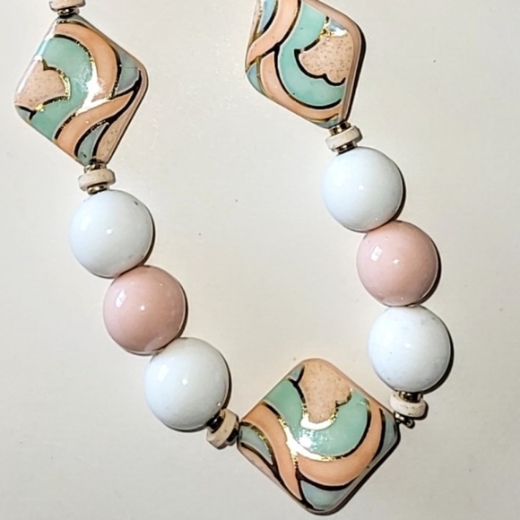 1980s PEACH & IVORY JAPAN ACRYLIC BEAD NECKLACE - ENAMEL PIERCED EARRINGS - Picture 6 of 8